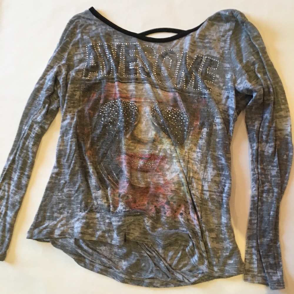 Open back long sleeve shirt. Size large